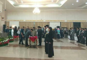 542 Pejabat Pemprov Dilantik, Gubri: Kalau Ada Jual Beli Jabatan Lapor ke Saya